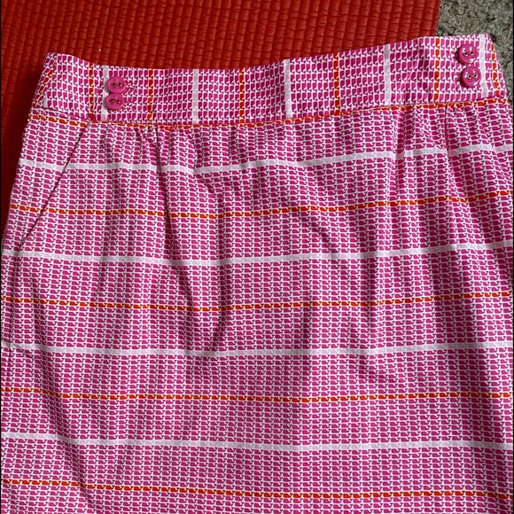 Vineyard Vines Whale Print Pink, orange and white Women’s skirt. EUC - Picture 5 of 5